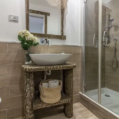 Maricciolu Suites And Apartment *